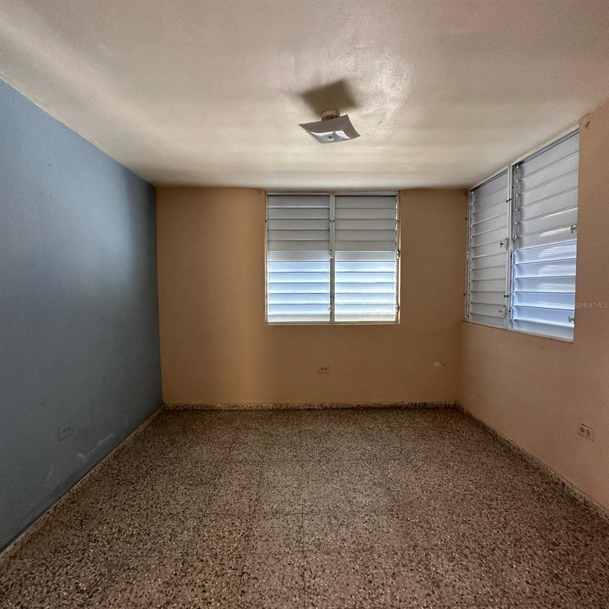 4F SANTA TERESITA ST