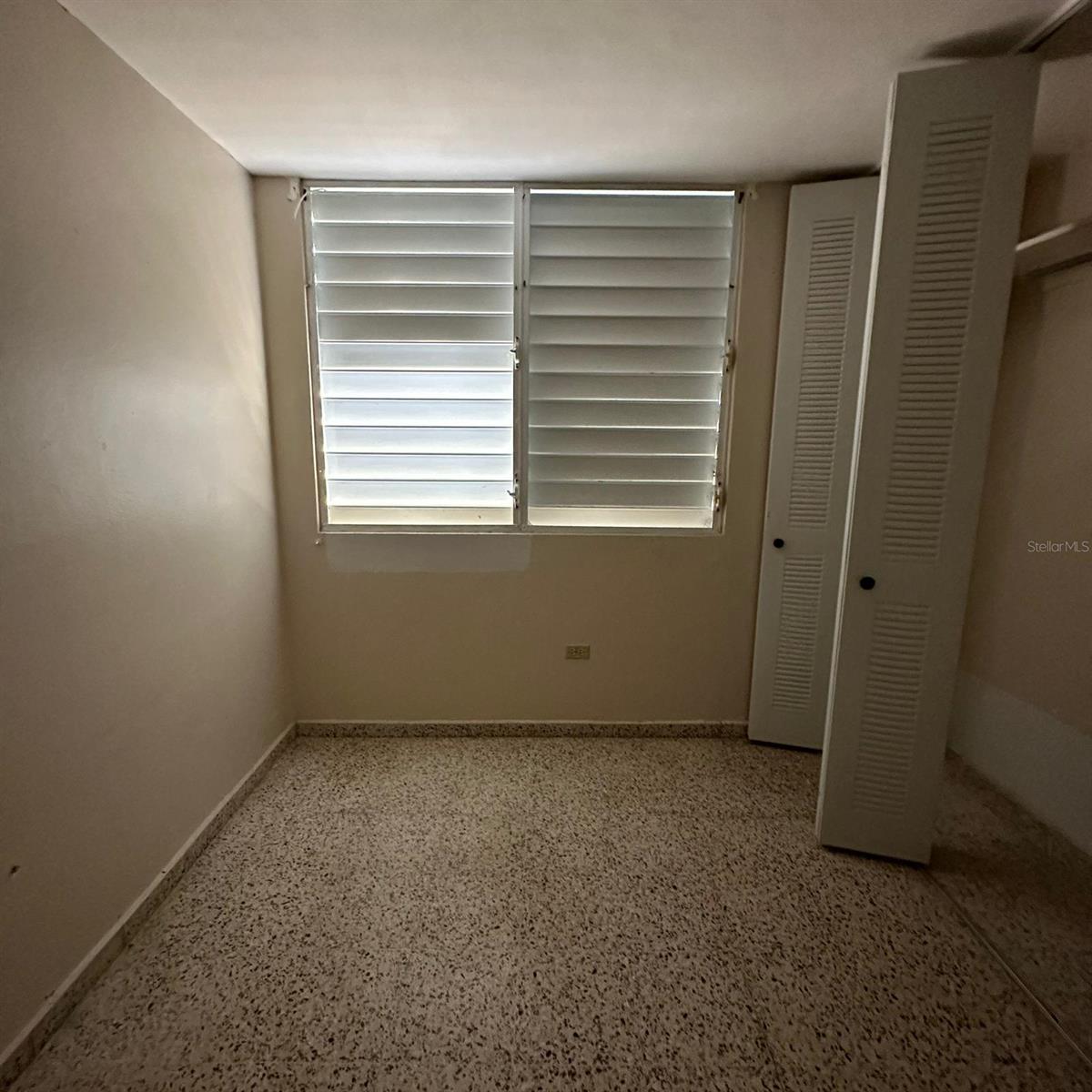 L-14 ACASIA, VALLE ARRIBA