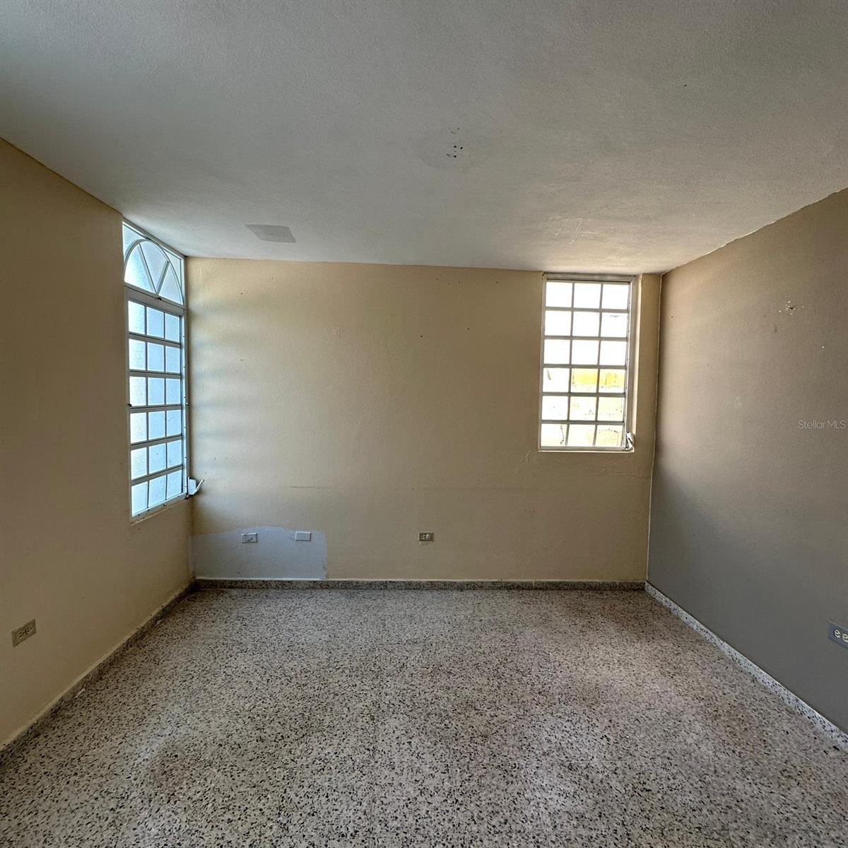 L-14 ACASIA, VALLE ARRIBA