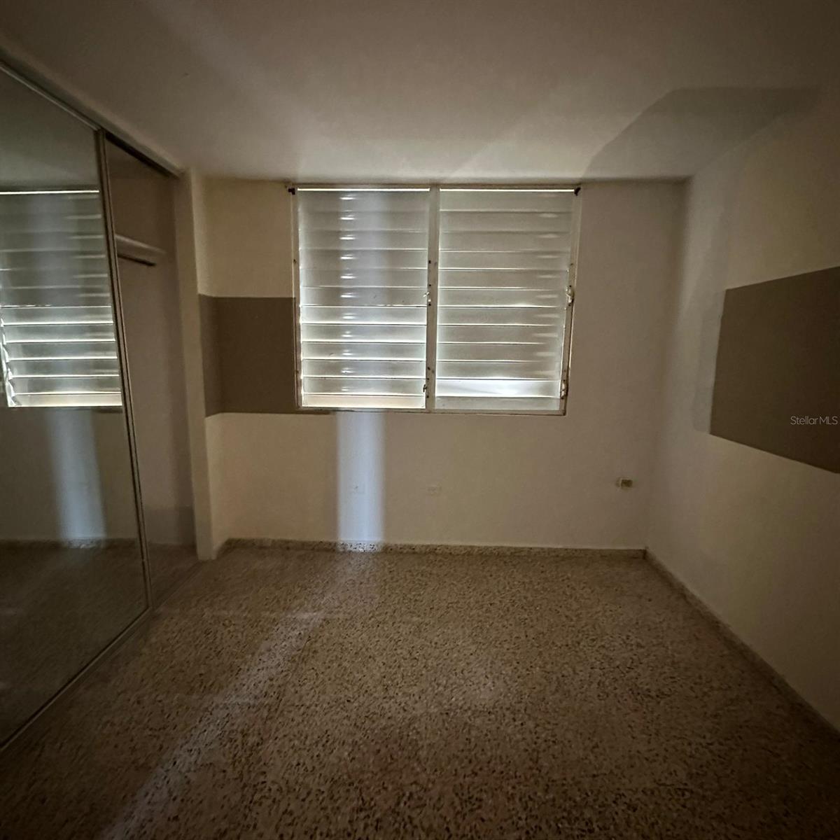 L-14 ACASIA, VALLE ARRIBA