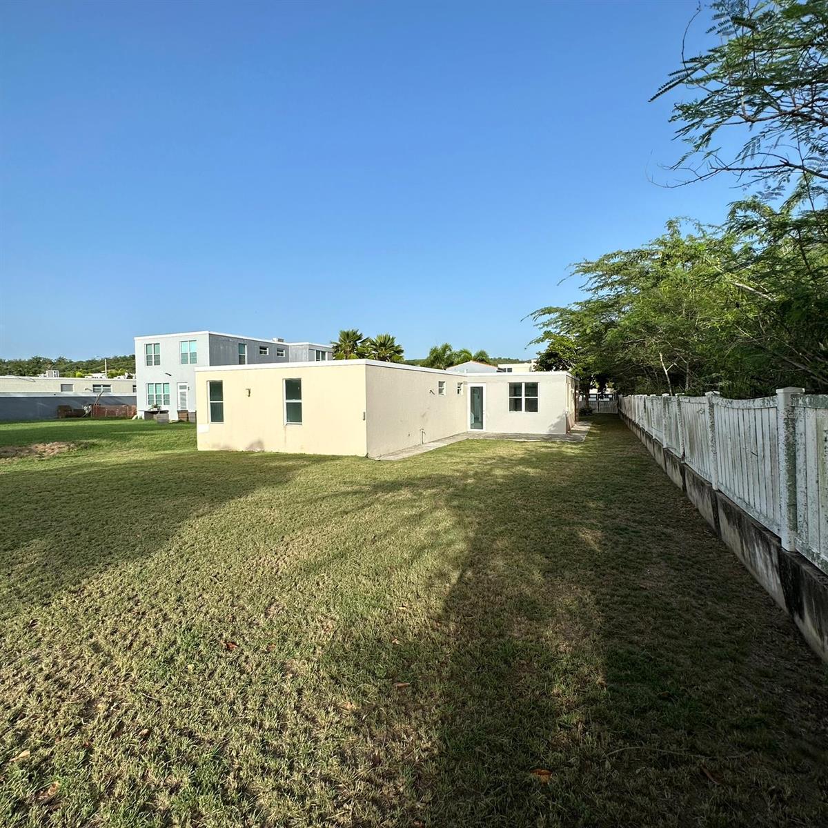 L-193 PASEO DE REYES