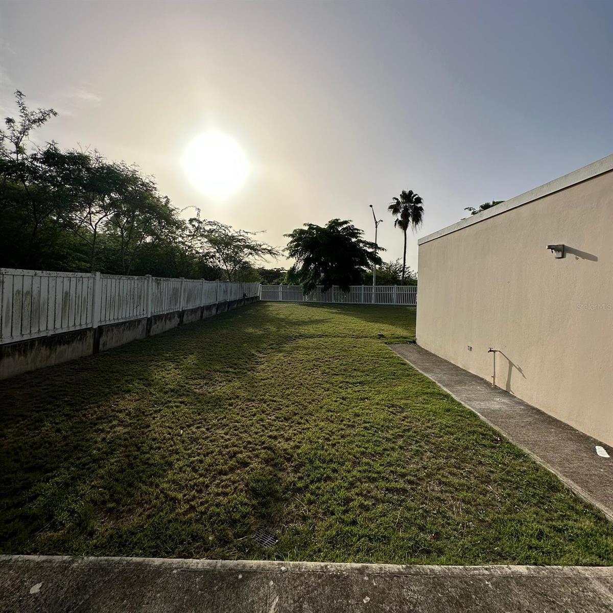 L-193 PASEO DE REYES