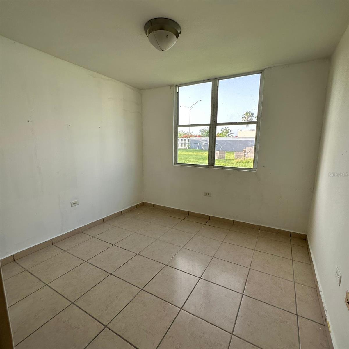 L-193 PASEO DE REYES