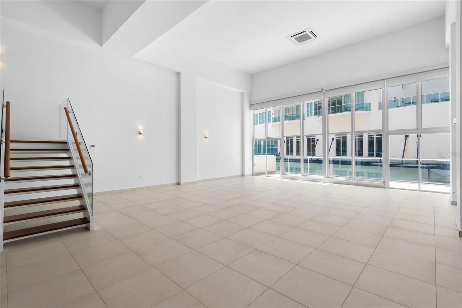 25 AVE. LUIS MUNOZ RIVERA Unit: 404