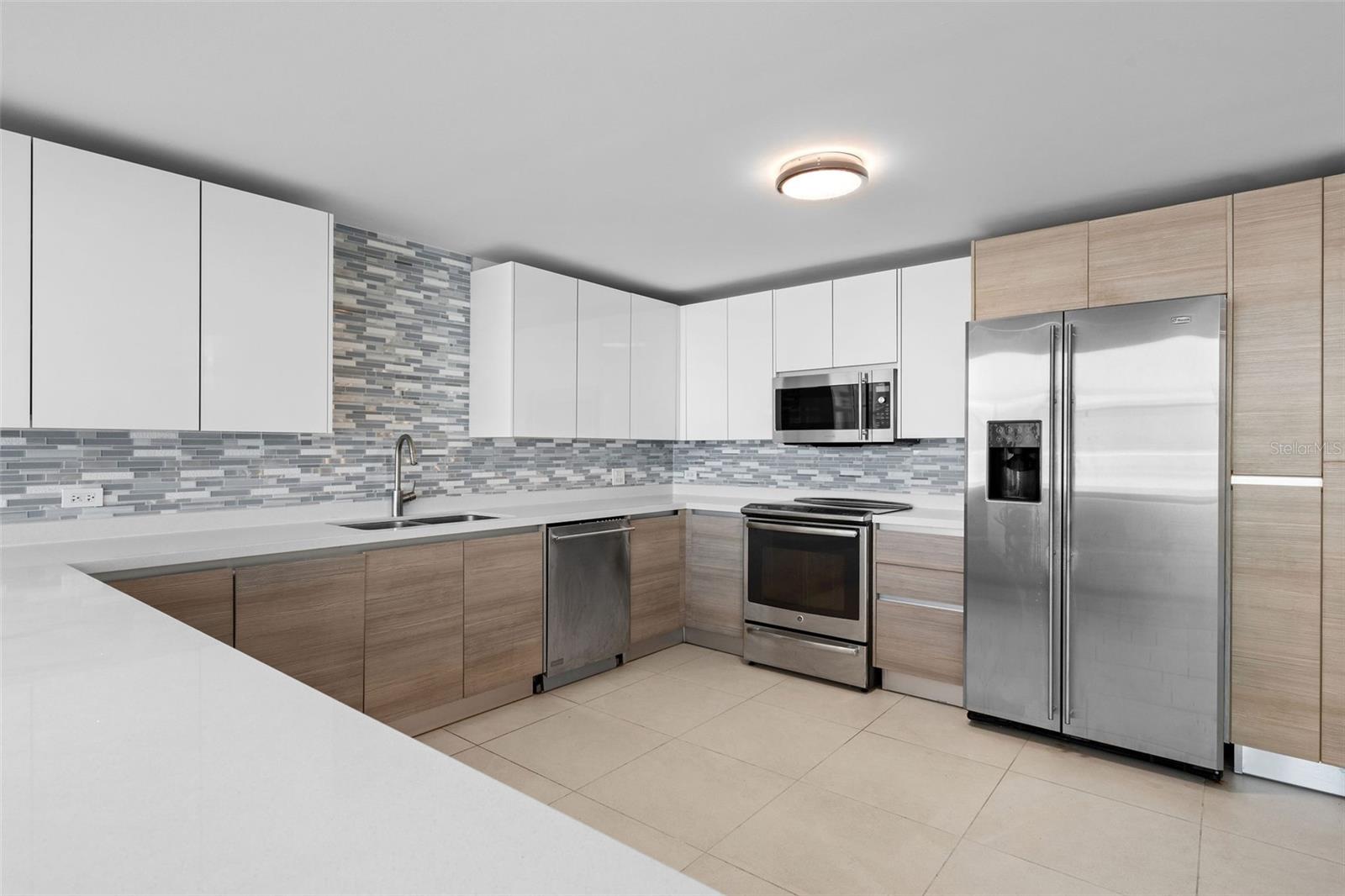 25 AVE. LUIS MUNOZ RIVERA Unit: 404