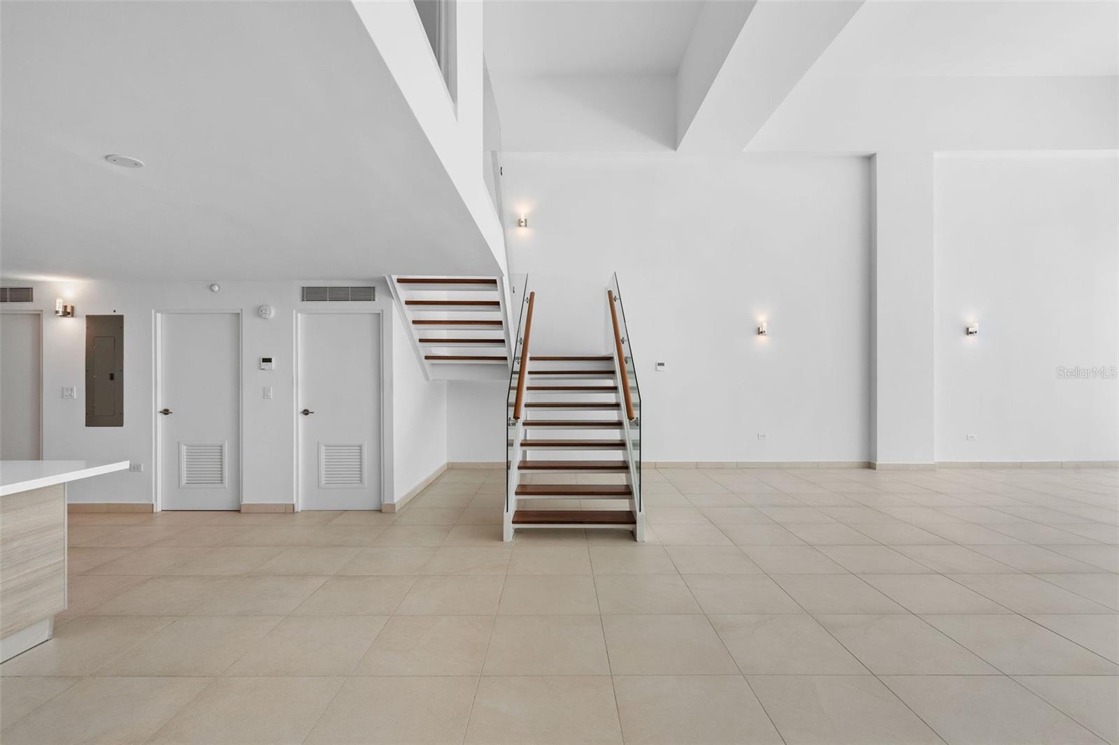 25 AVE. LUIS MUNOZ RIVERA Unit: 404