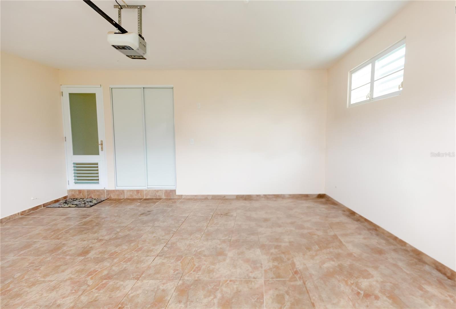 Carr 931 km 1.8 SECTOR BEZARES