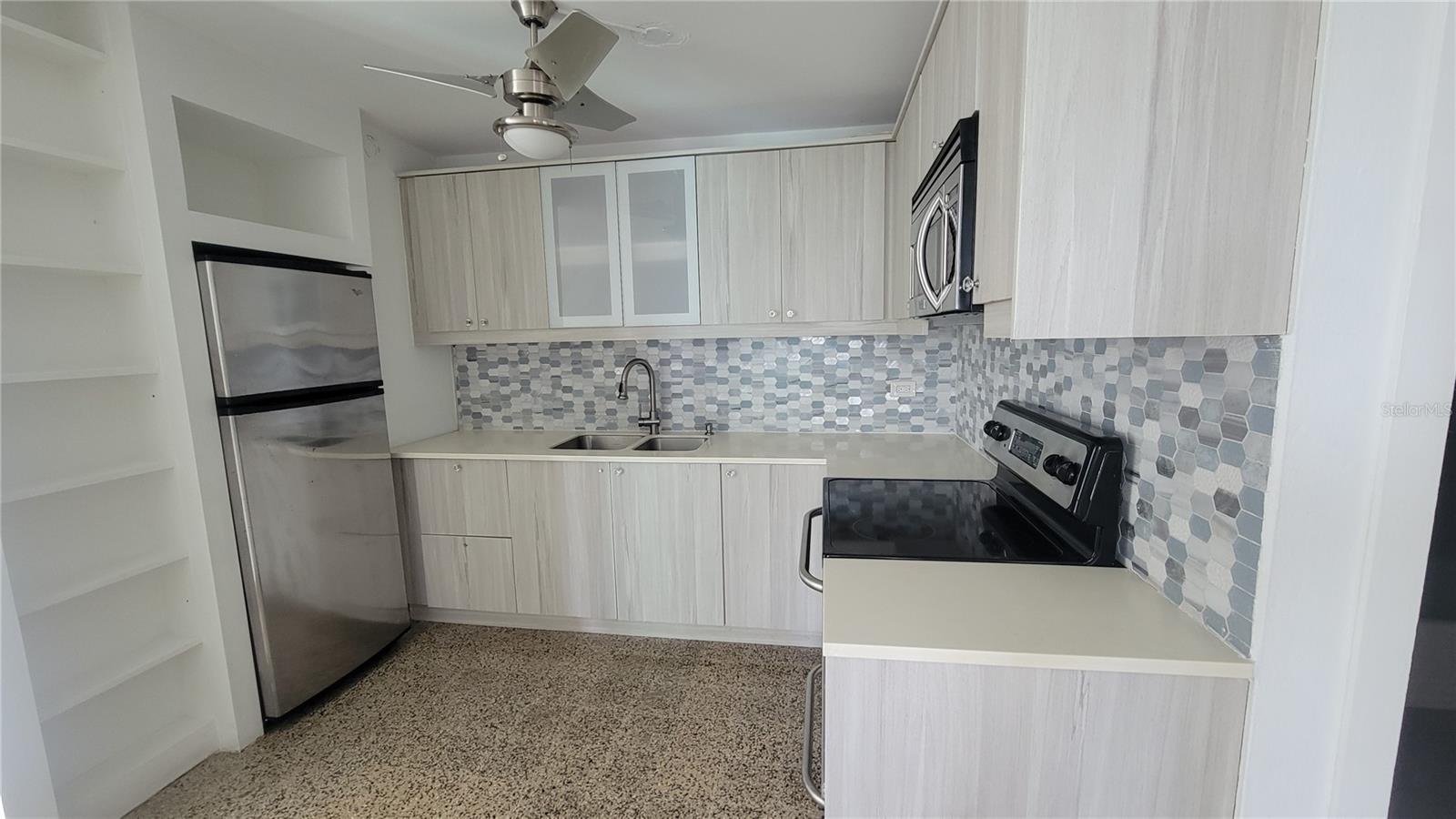 1203 BORINQUEN TOWERS I #1203