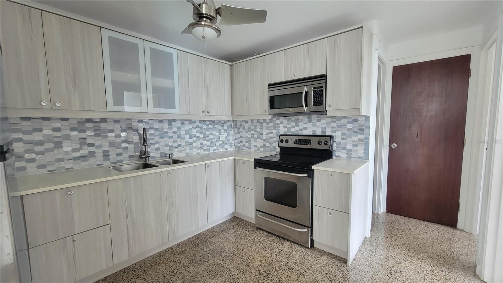 1203 BORINQUEN TOWERS I #1203