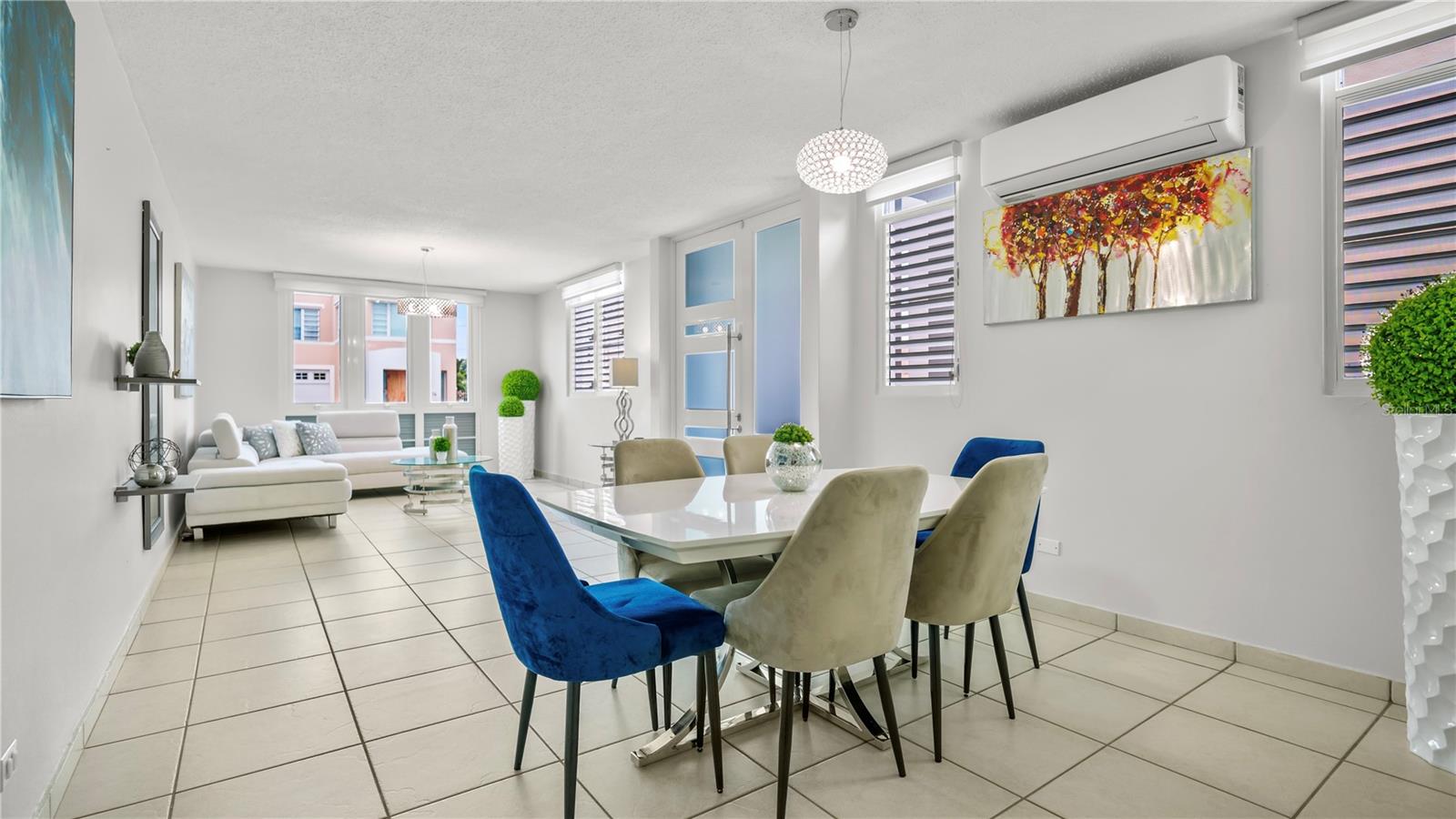 153 LA VIA PRIMAVERAL ST