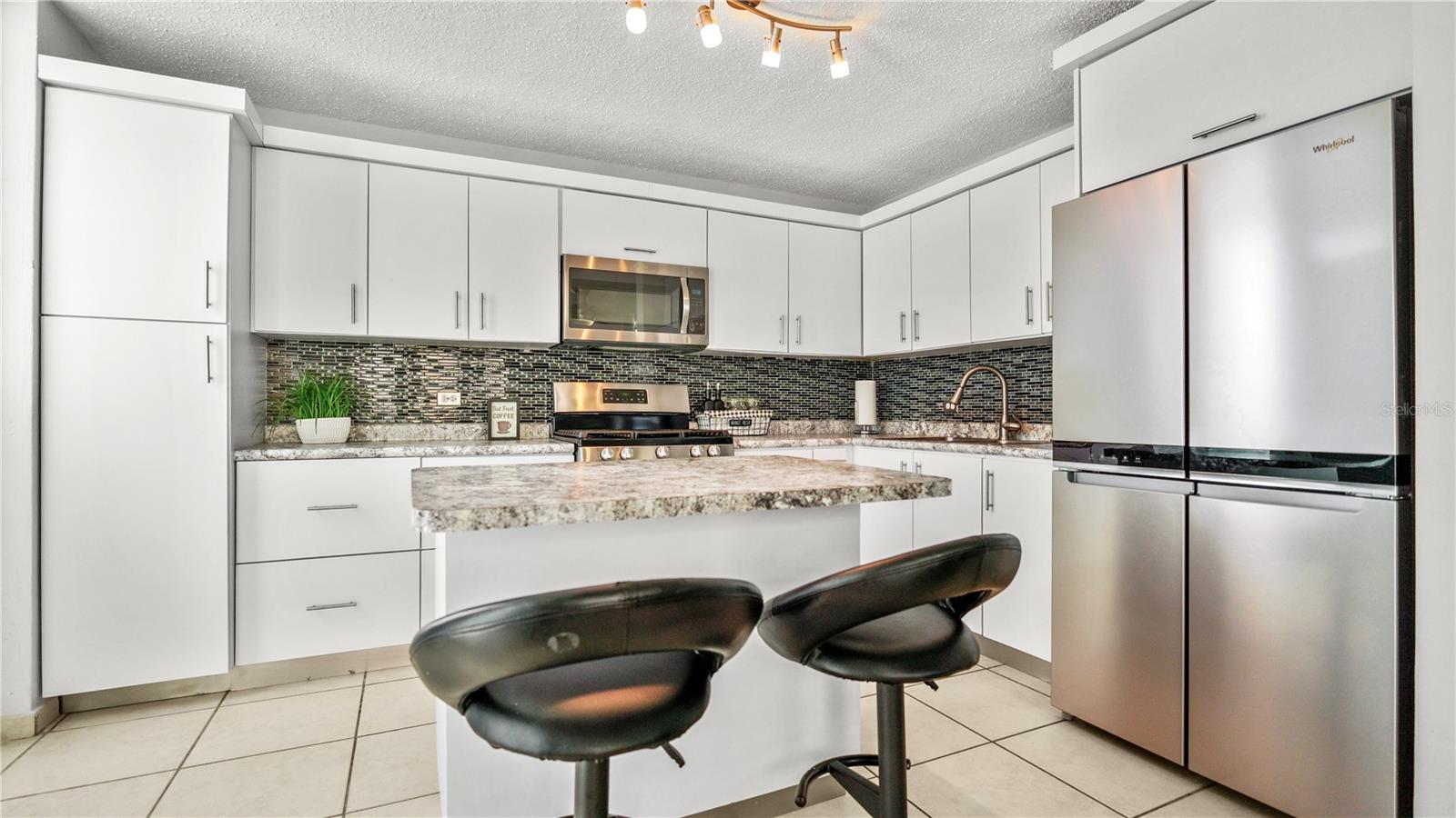 153 LA VIA PRIMAVERAL ST