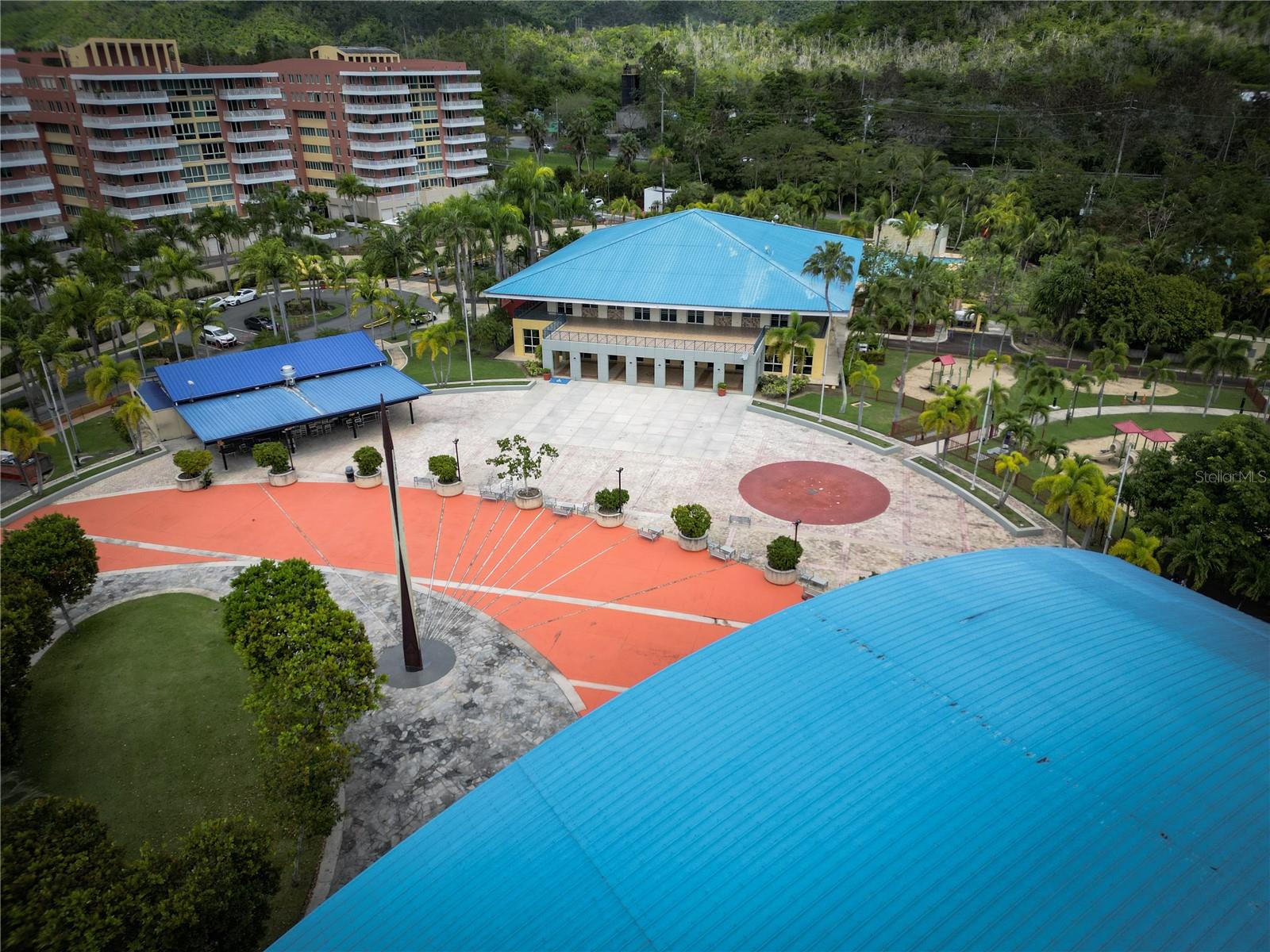 153 LA VIA PRIMAVERAL ST