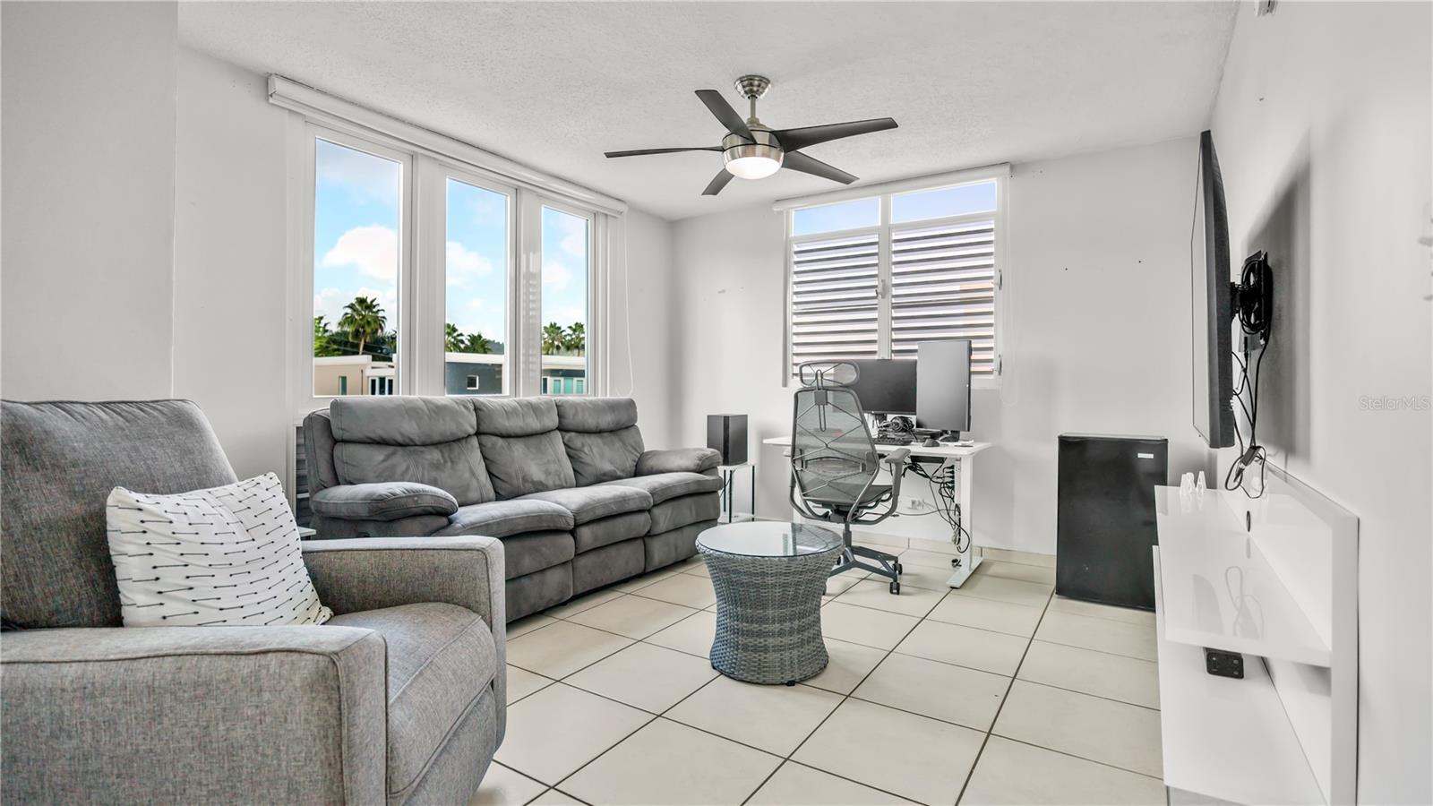 153 LA VIA PRIMAVERAL ST