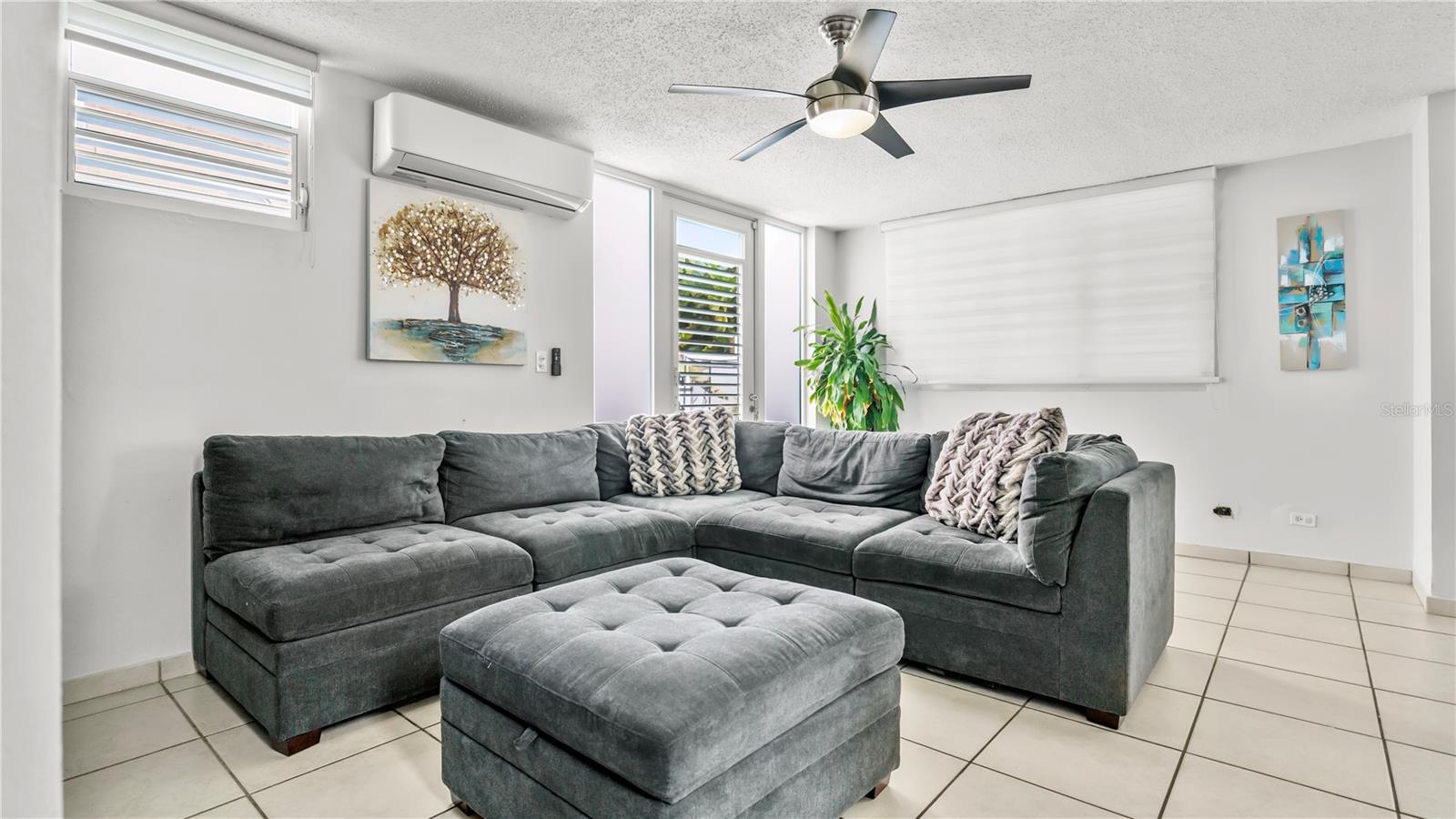 153 LA VIA PRIMAVERAL ST