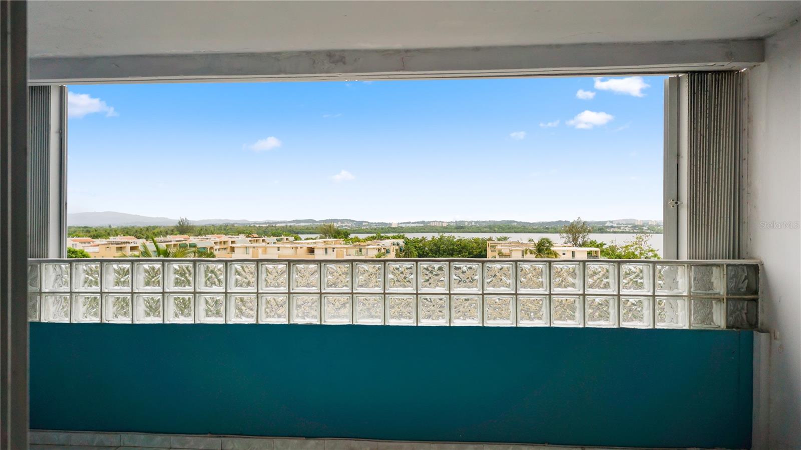 Apt 5H LAGUNA GARDENS IV #5H