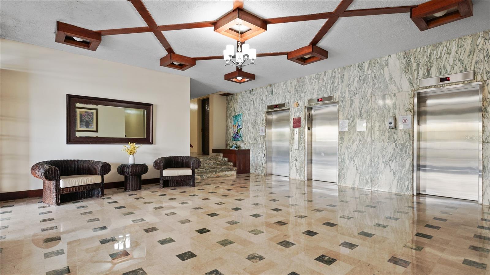 Apt 5H LAGUNA GARDENS IV #5H