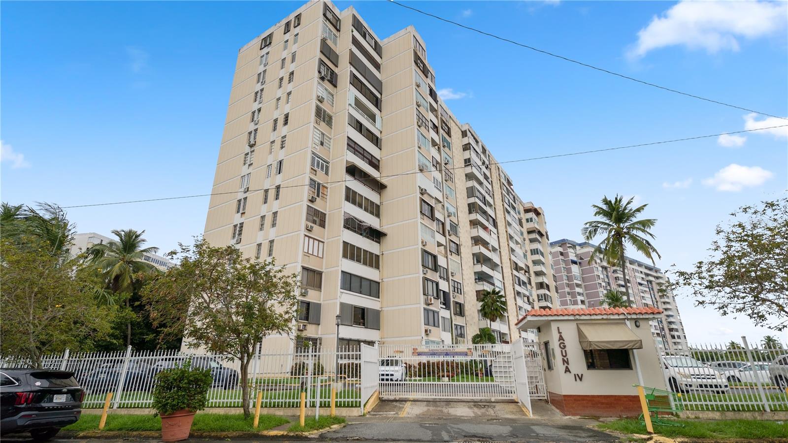 Apt 5H LAGUNA GARDENS IV #5H