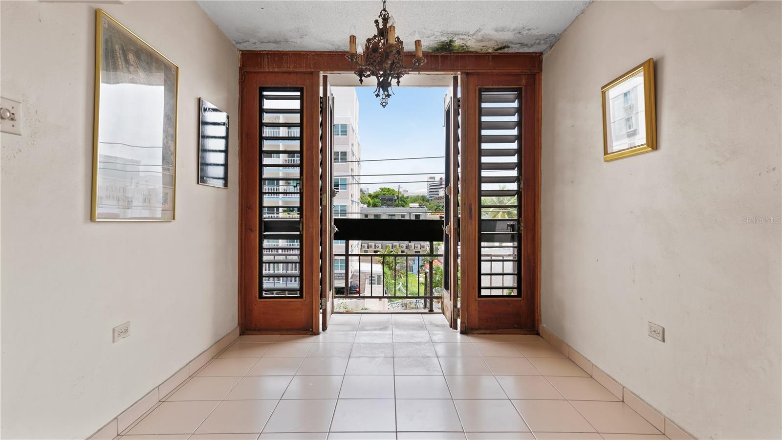 1367 WILSON AVE #401