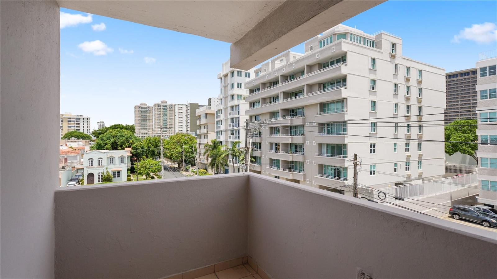 1367 WILSON AVE #401