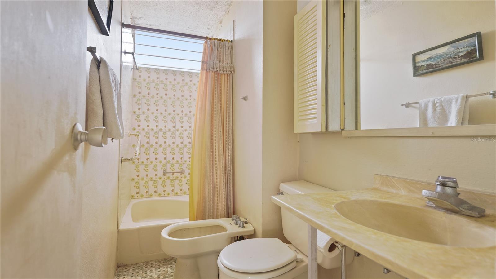 1367 WILSON AVE #401