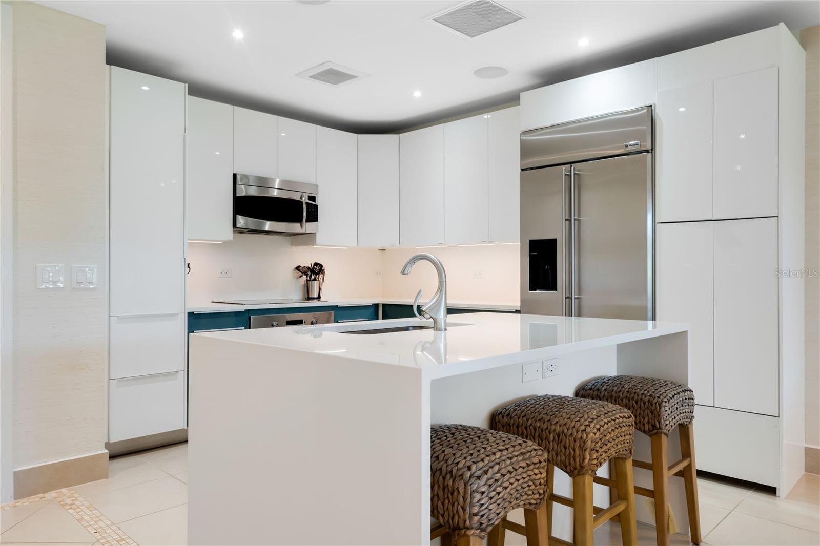 7000 BAHIA BEACH BLV #3221