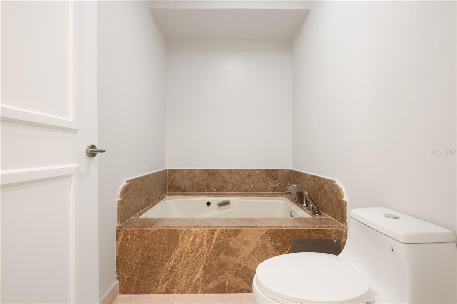 200 COCO BEACH BVL #401A