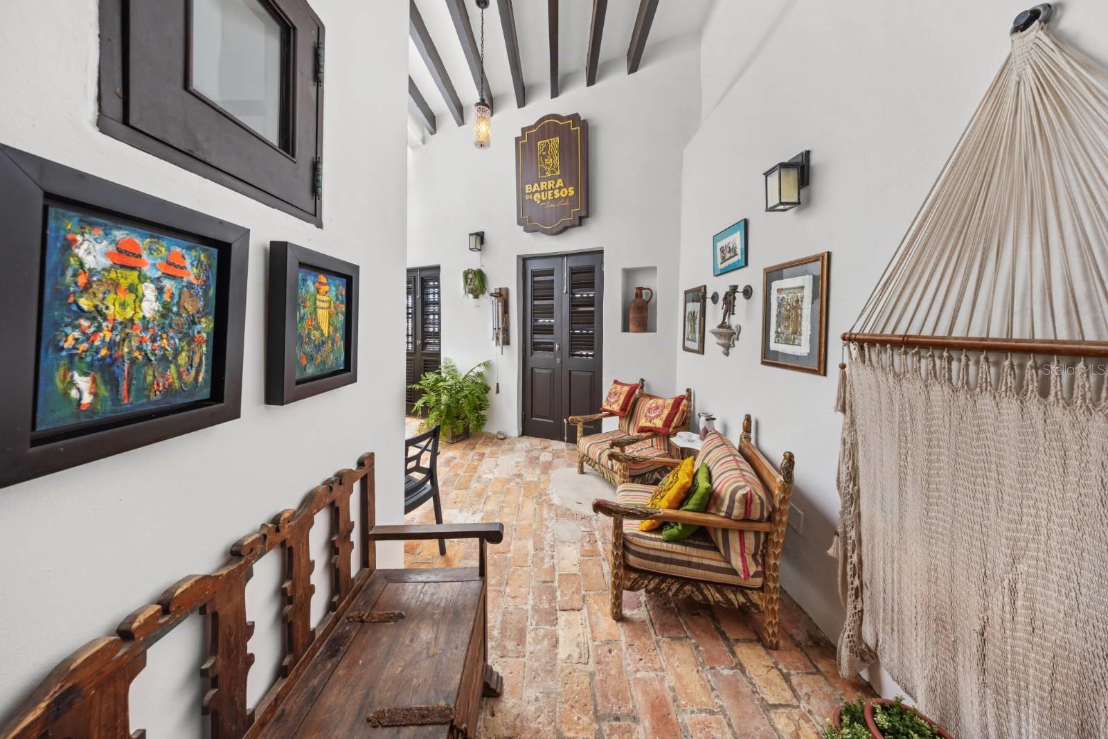 422 Norzagaray St CALLE NORZAGARAY