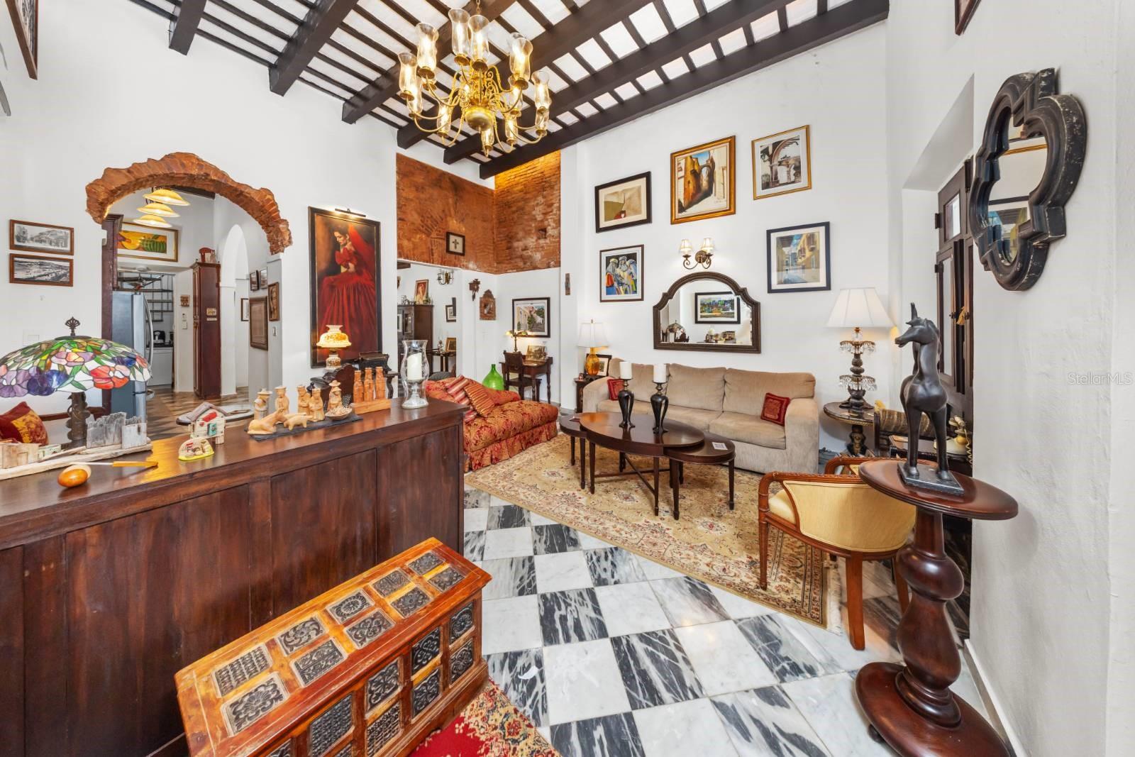 422 Norzagaray St CALLE NORZAGARAY