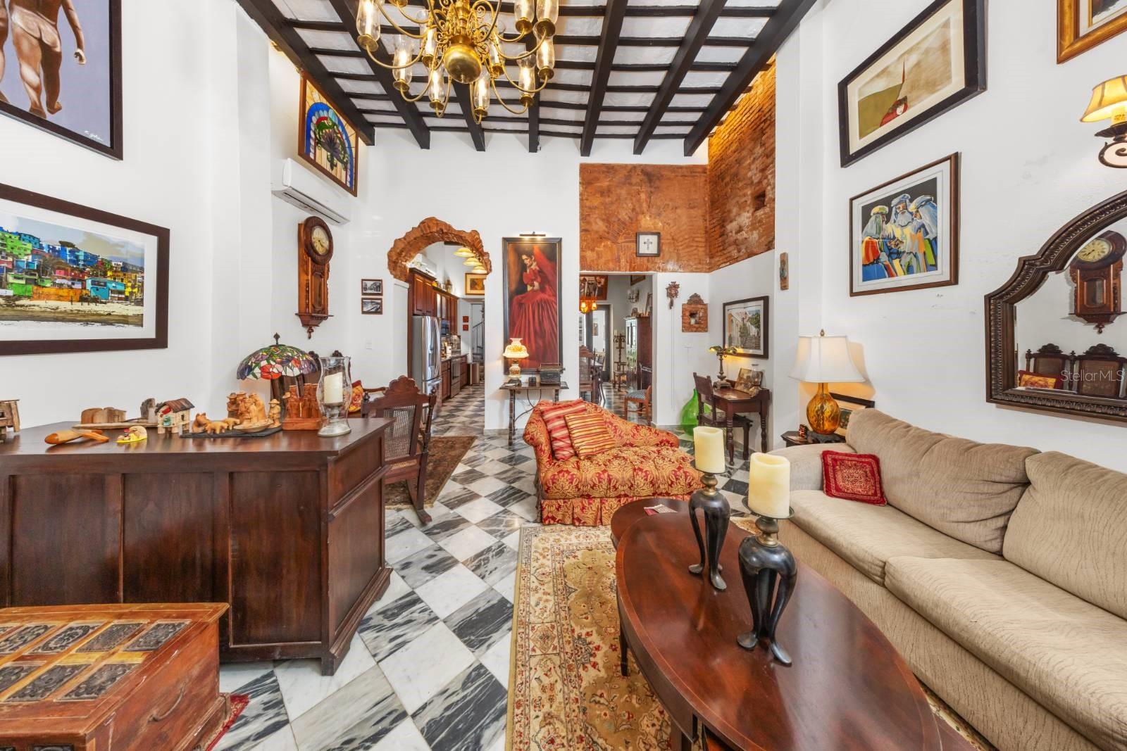 422 Norzagaray St CALLE NORZAGARAY