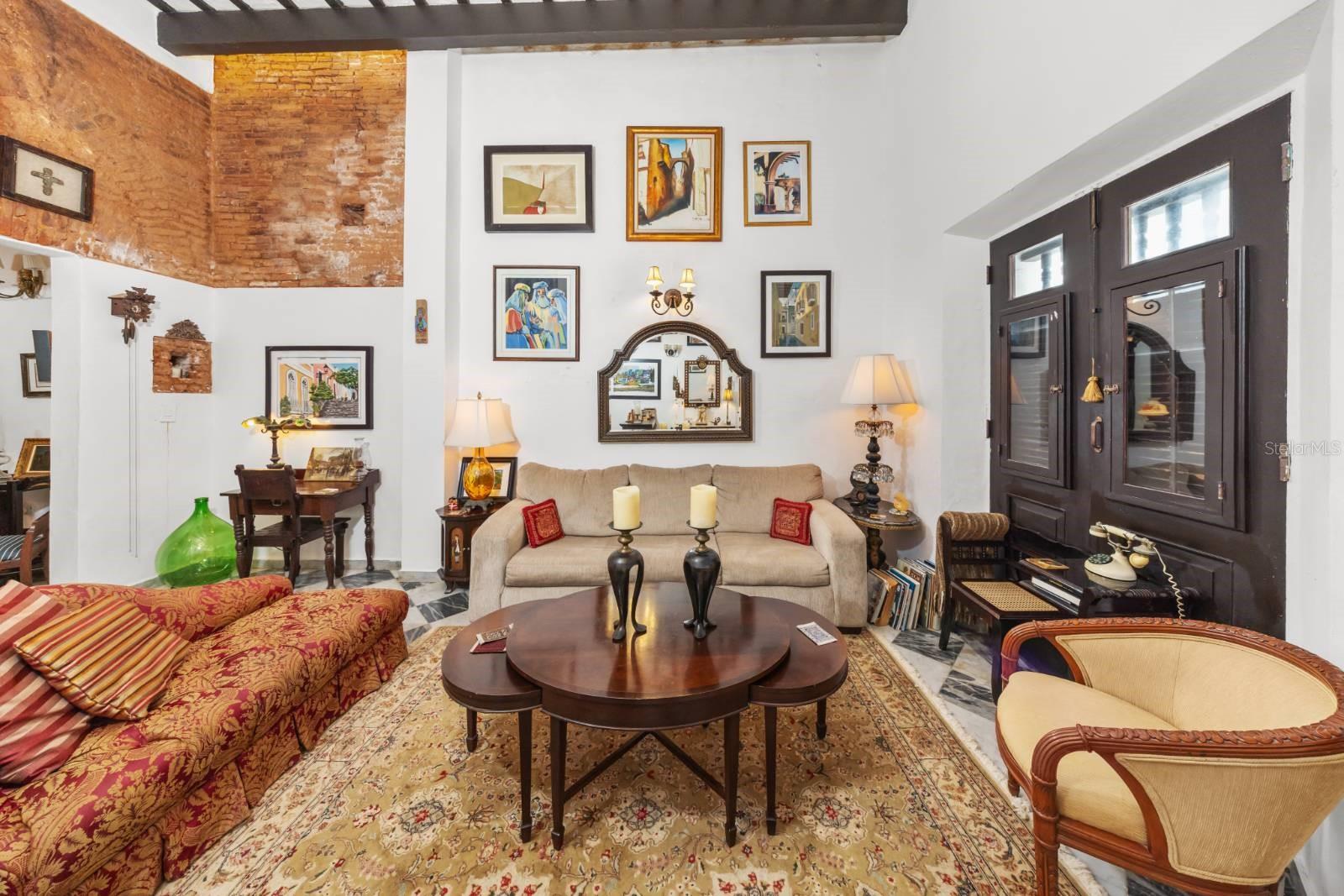 422 Norzagaray St CALLE NORZAGARAY