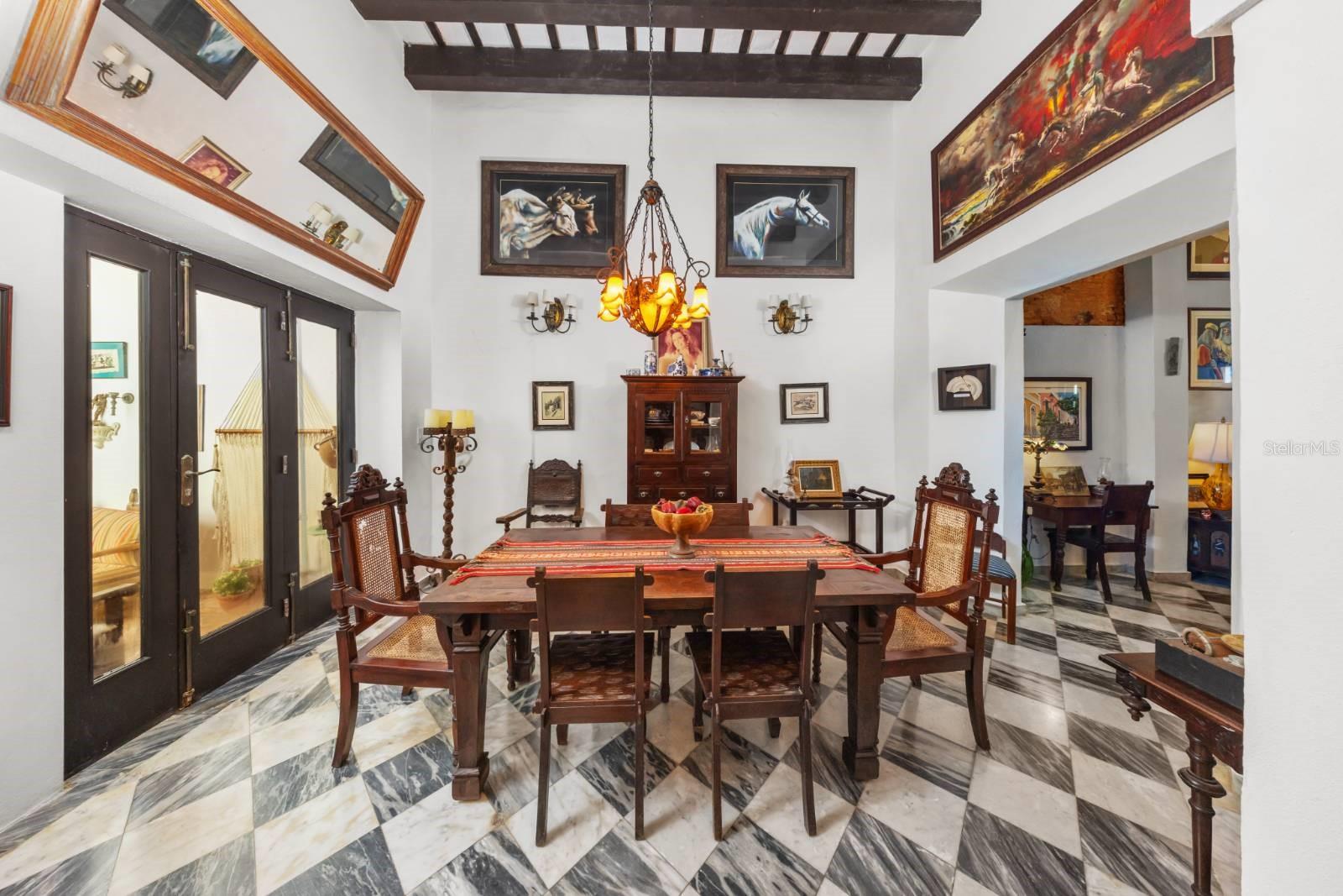 422 Norzagaray St CALLE NORZAGARAY