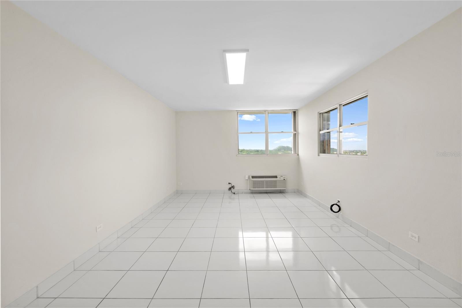 500 JESUS T. PIÑERO #1408