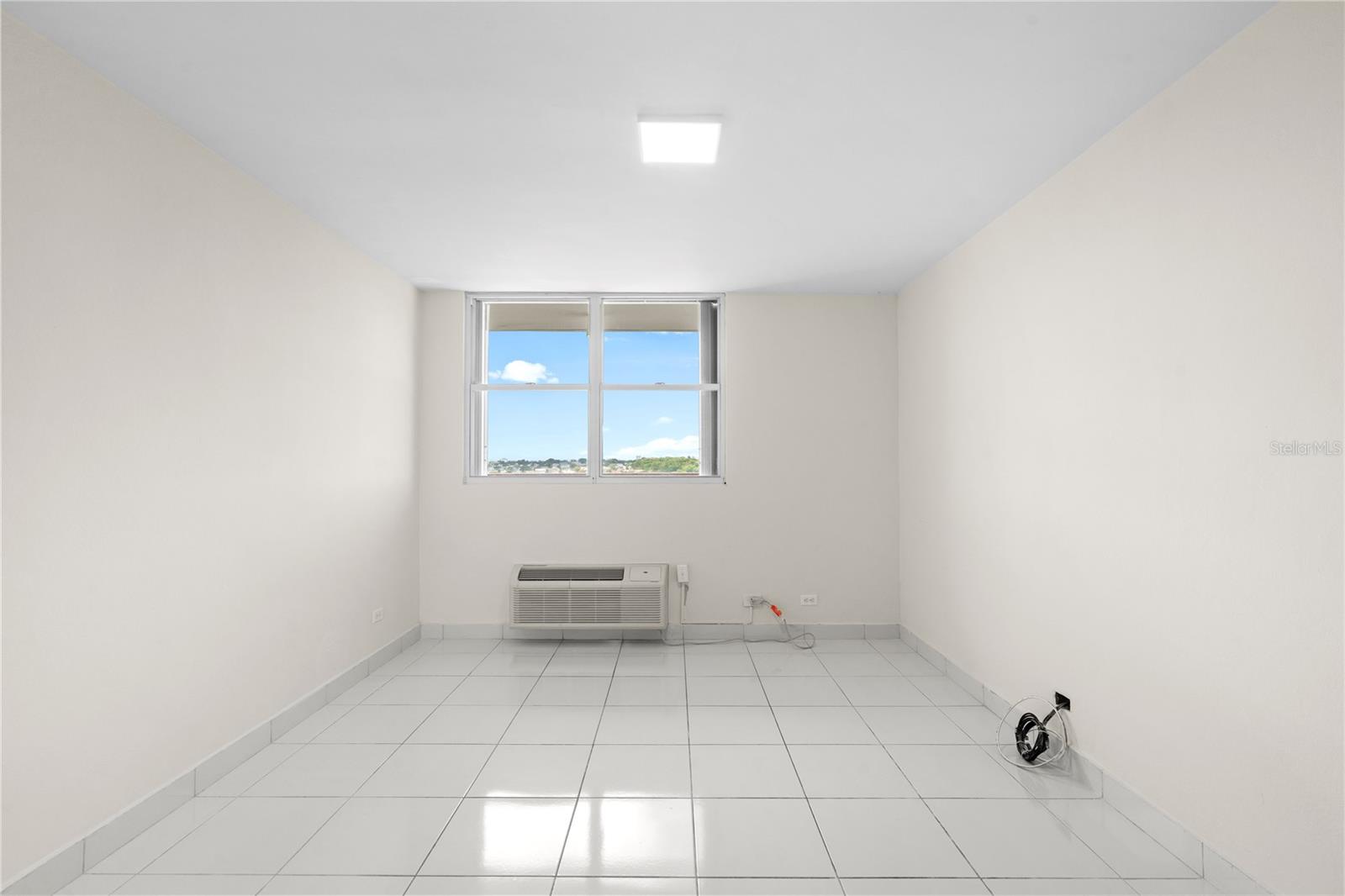 500 JESUS T. PIÑERO #1408