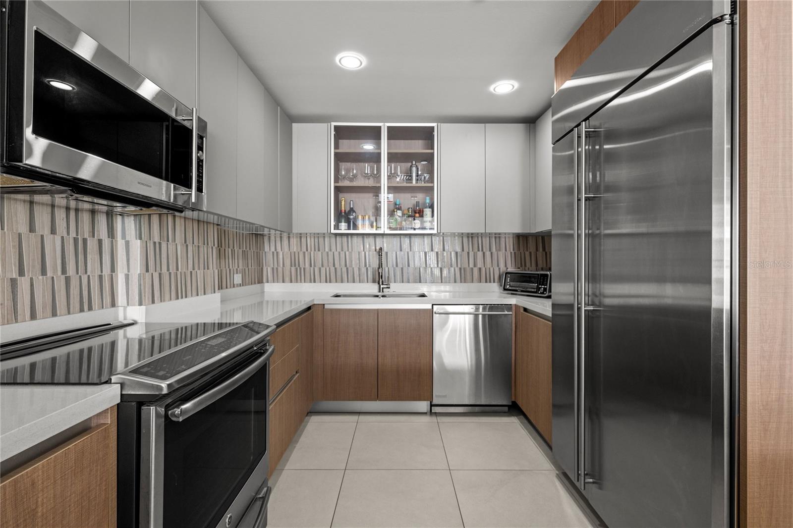 25 Ave Muñoz Rivera BAHIA PLAZA APT #616