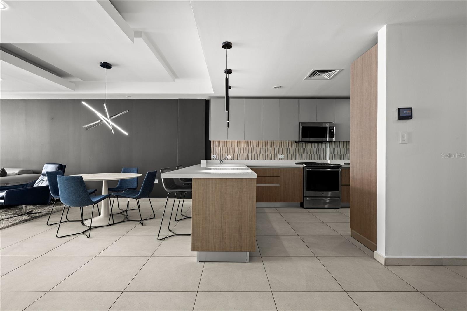 25 Ave Muñoz Rivera BAHIA PLAZA APT #616