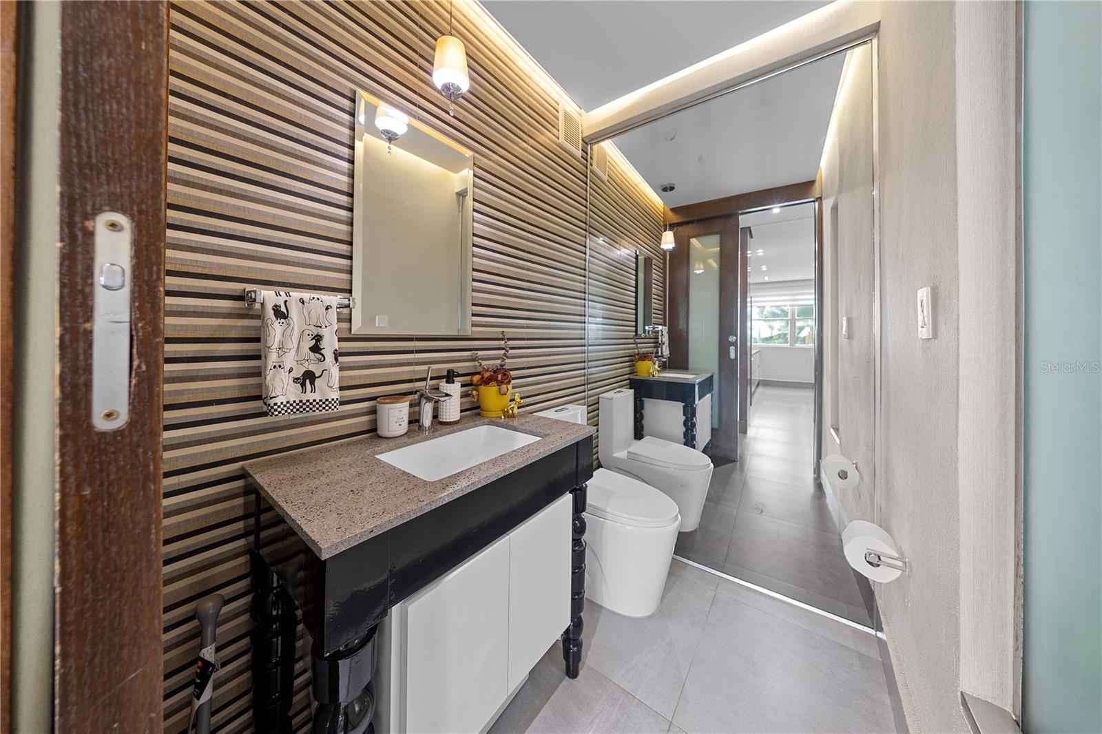 100 CALLE DEL MUELLE #1205