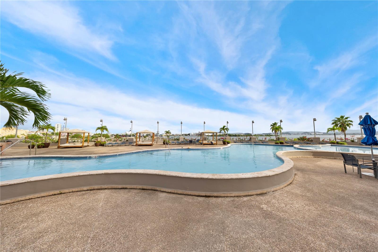 100 CALLE DEL MUELLE #1205