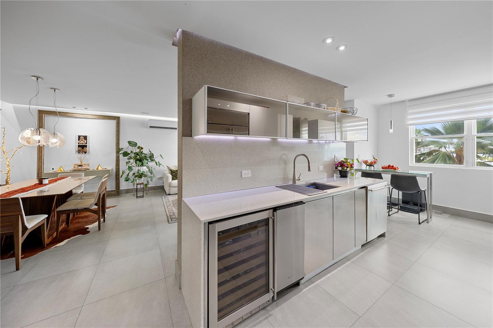 100 CALLE DEL MUELLE #1205