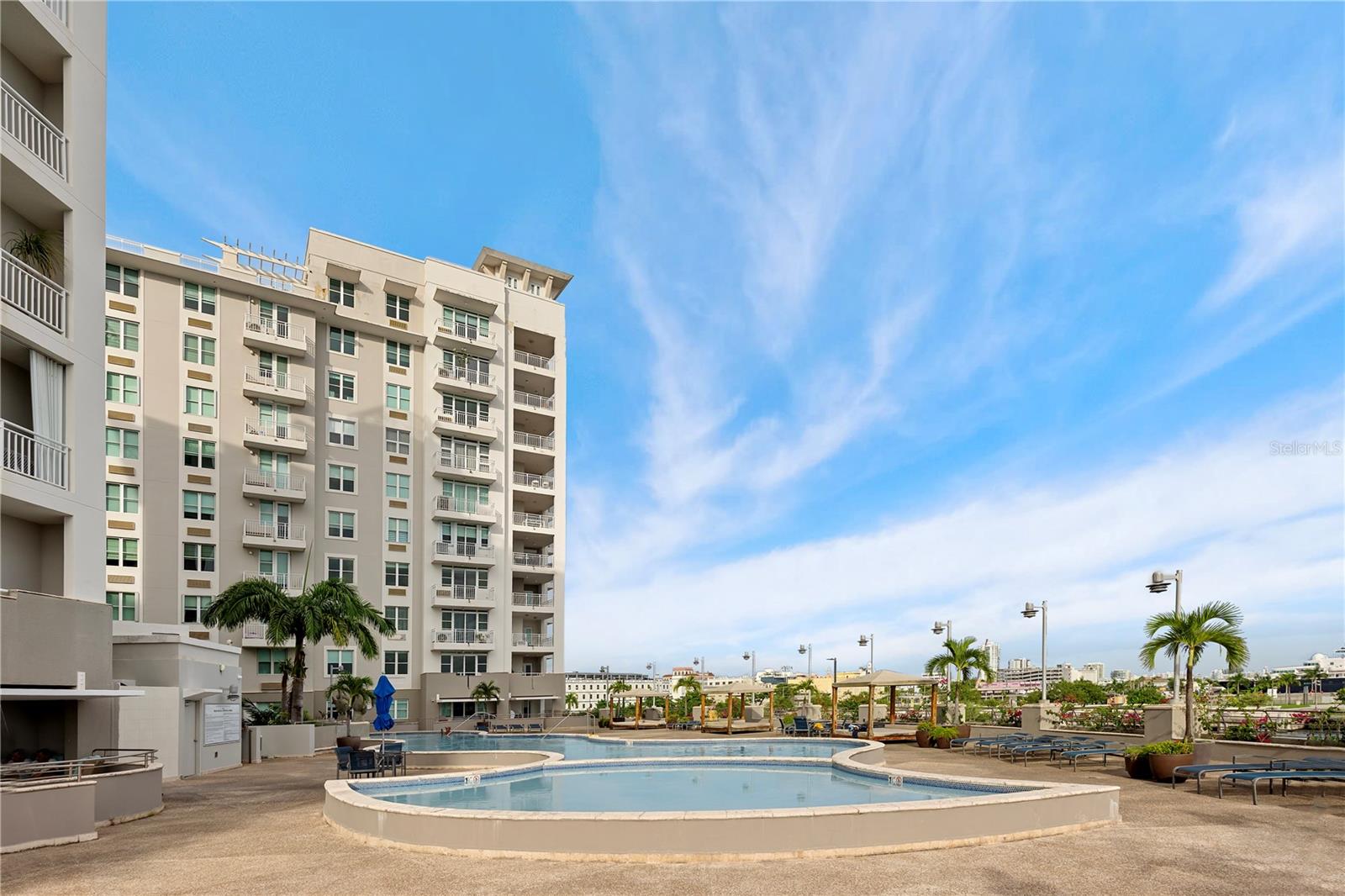 100 CALLE DEL MUELLE #1205