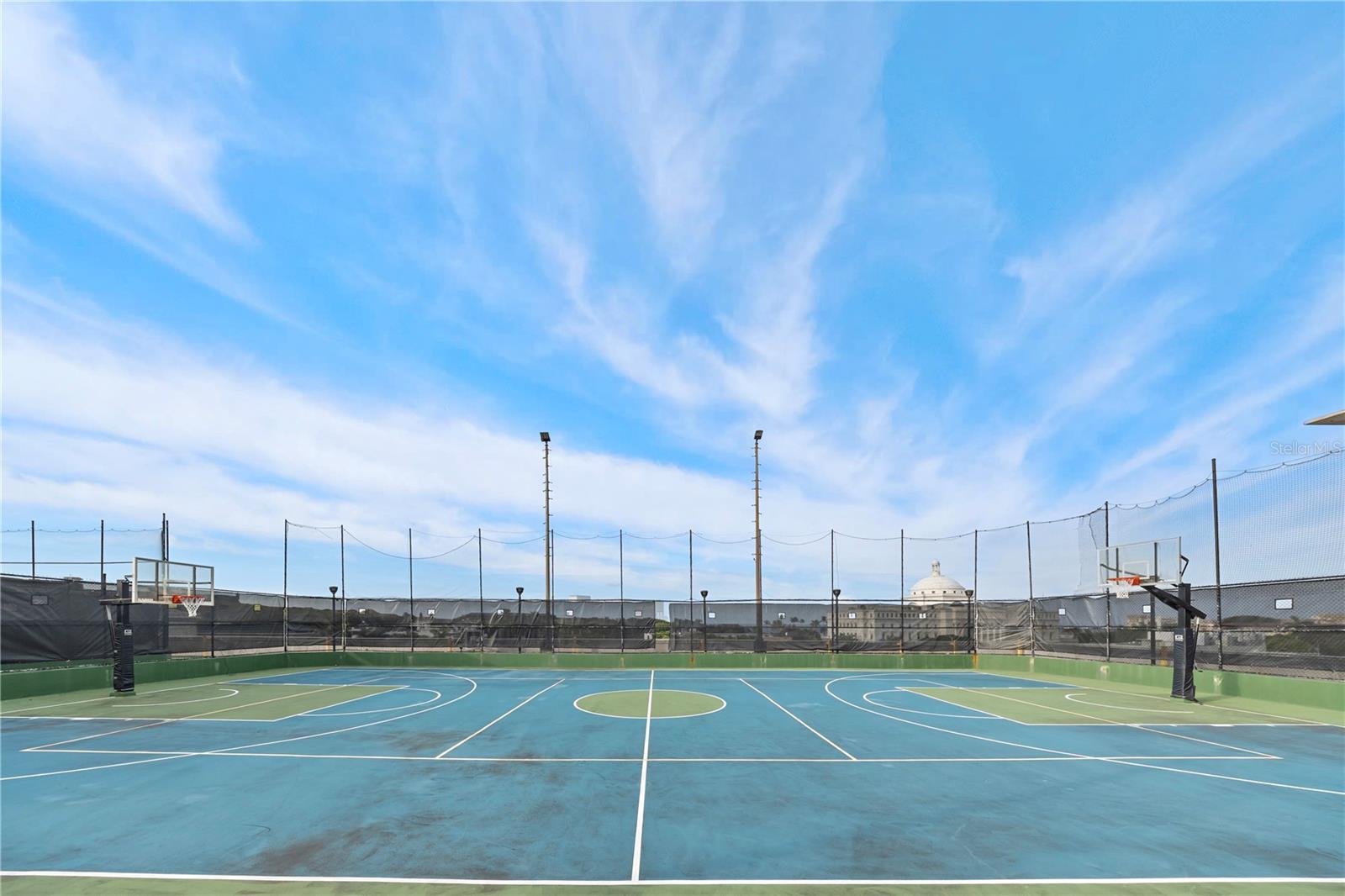 100 CALLE DEL MUELLE #1205