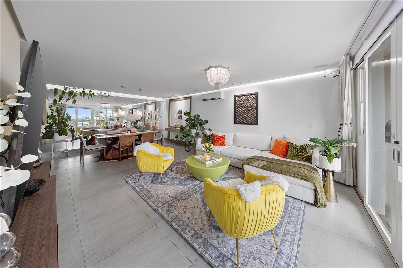 100 CALLE DEL MUELLE #1205