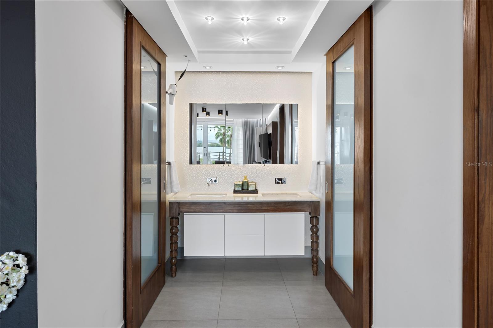 100 CALLE DEL MUELLE #1205