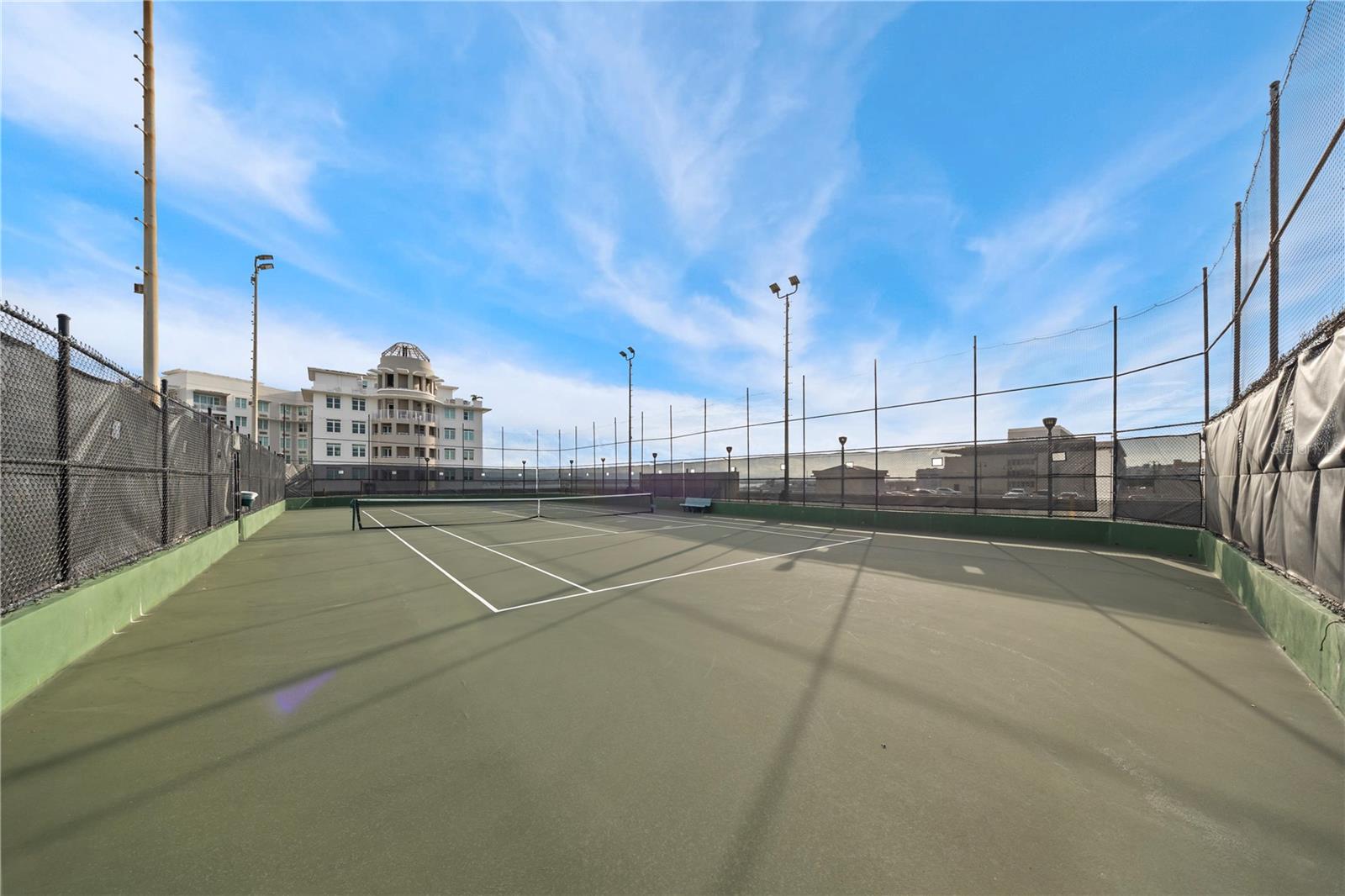 100 CALLE DEL MUELLE #1205