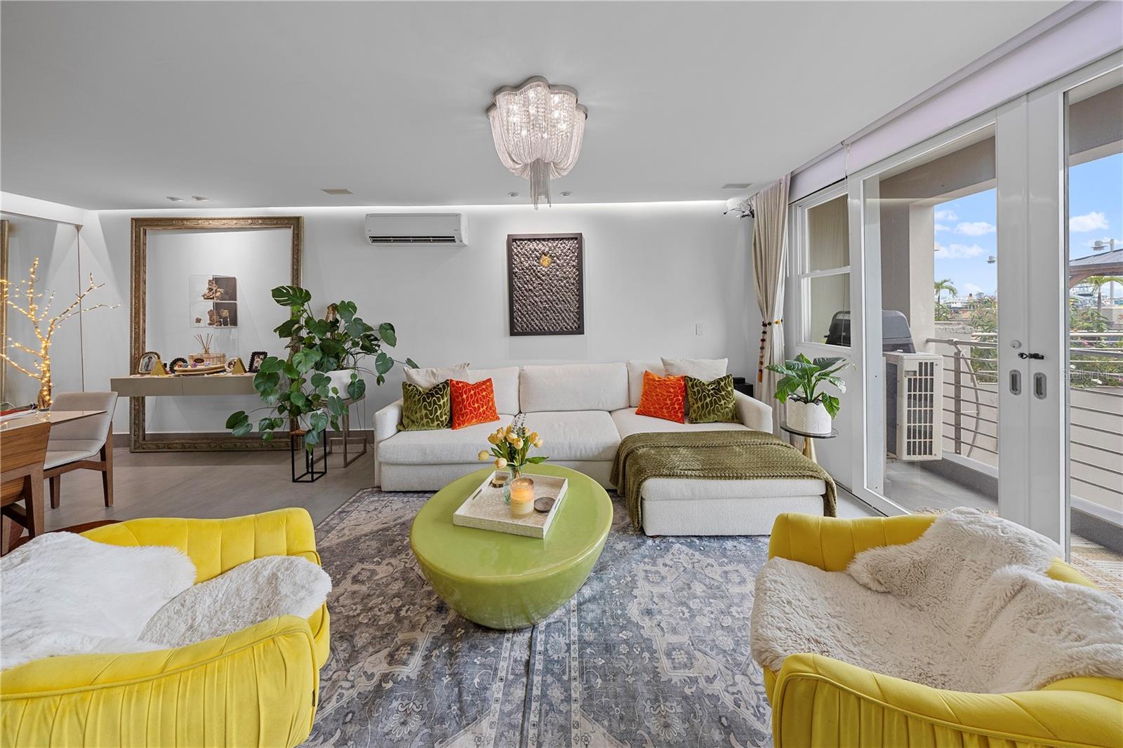 100 CALLE DEL MUELLE #1205