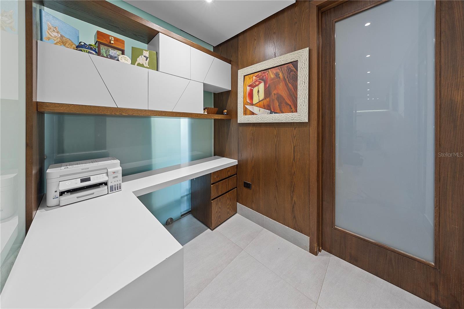 100 CALLE DEL MUELLE #1205