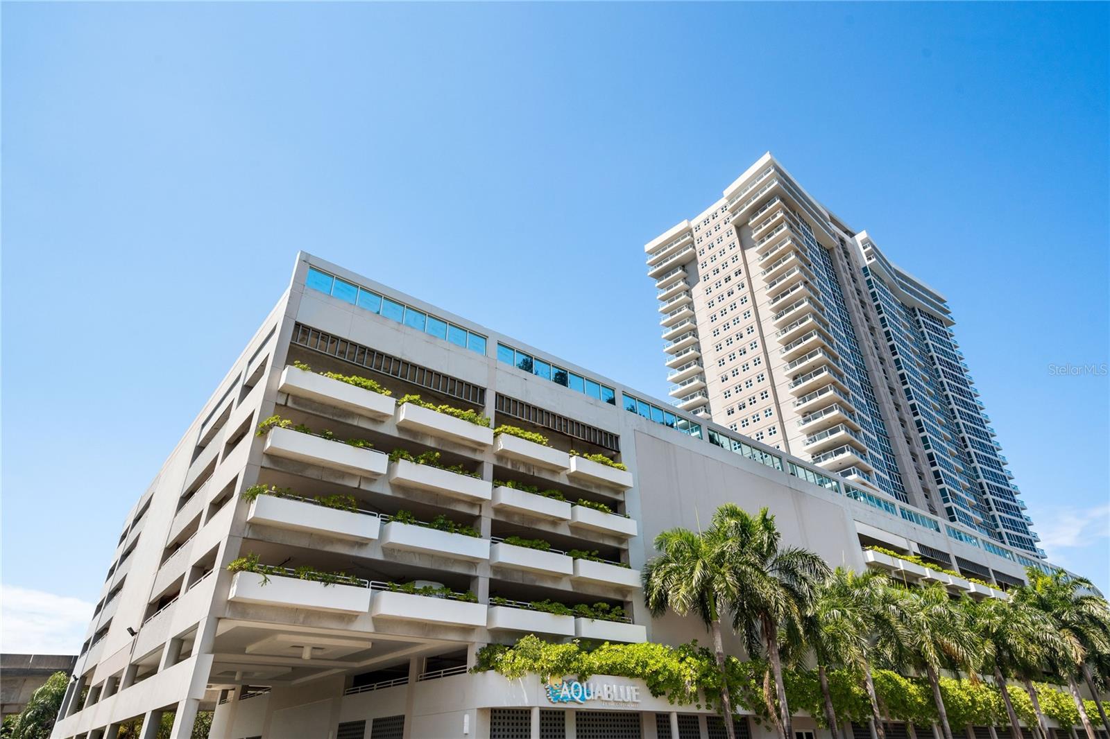 48 Muñoz Rivera COND AQUABLUE #2704