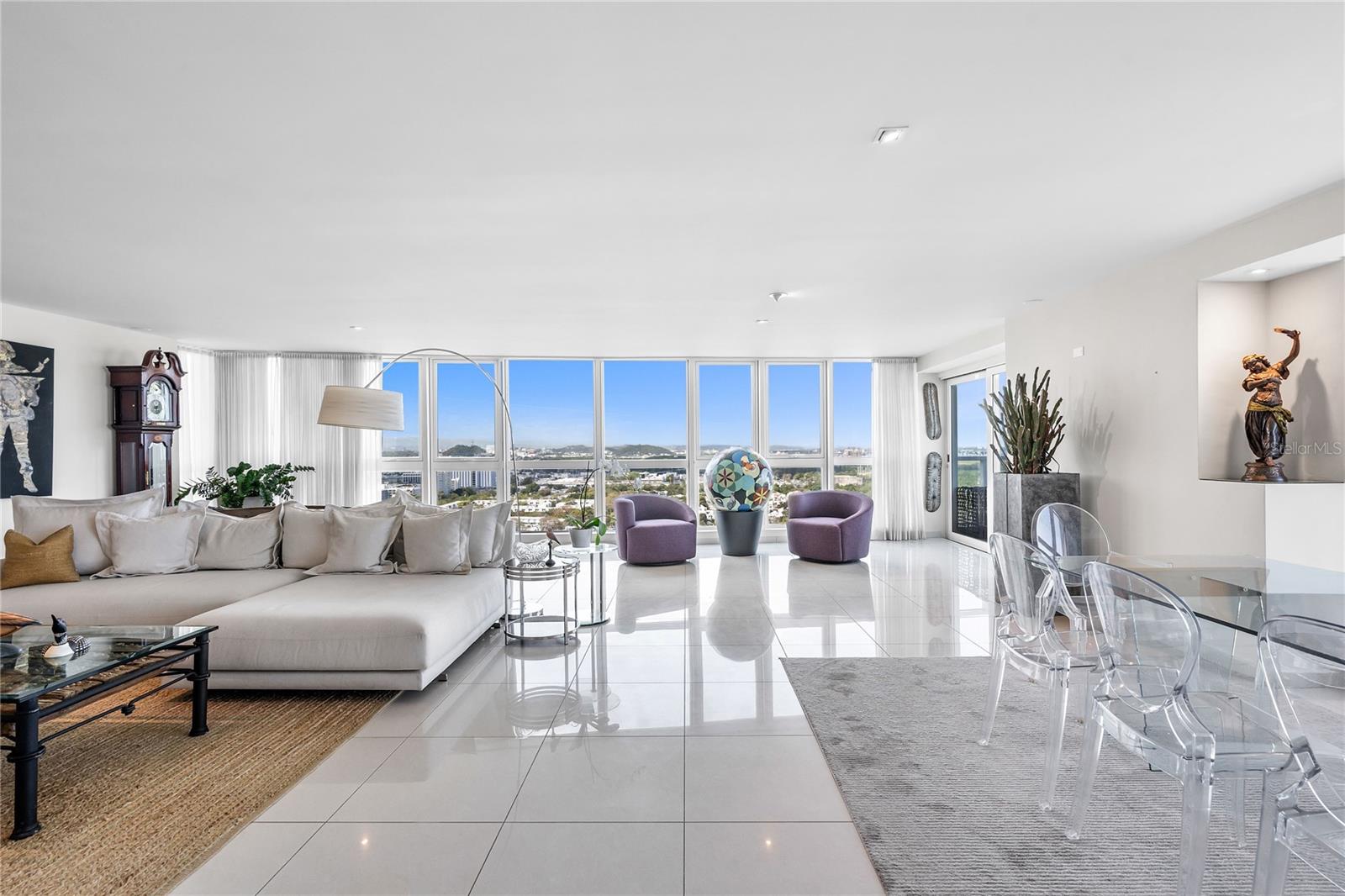 48 Muñoz Rivera COND AQUABLUE #2704