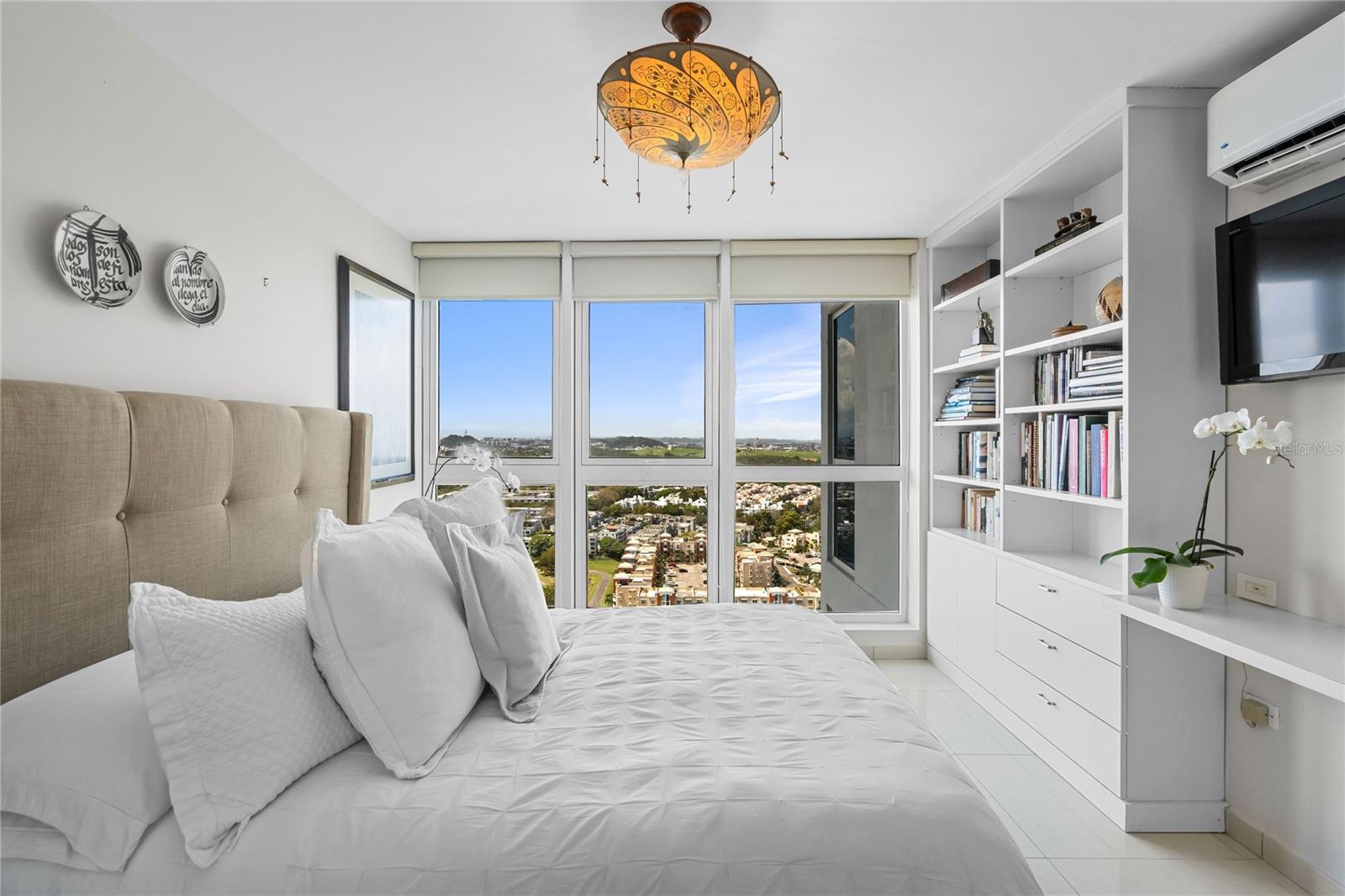 48 Muñoz Rivera COND AQUABLUE #2704