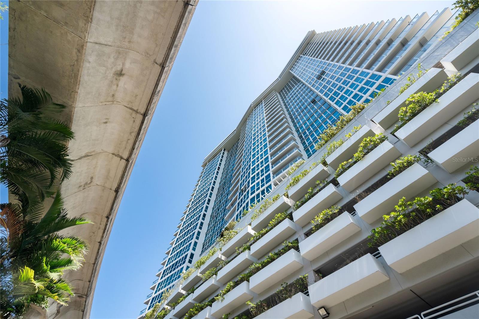 48 Muñoz Rivera COND AQUABLUE #2704