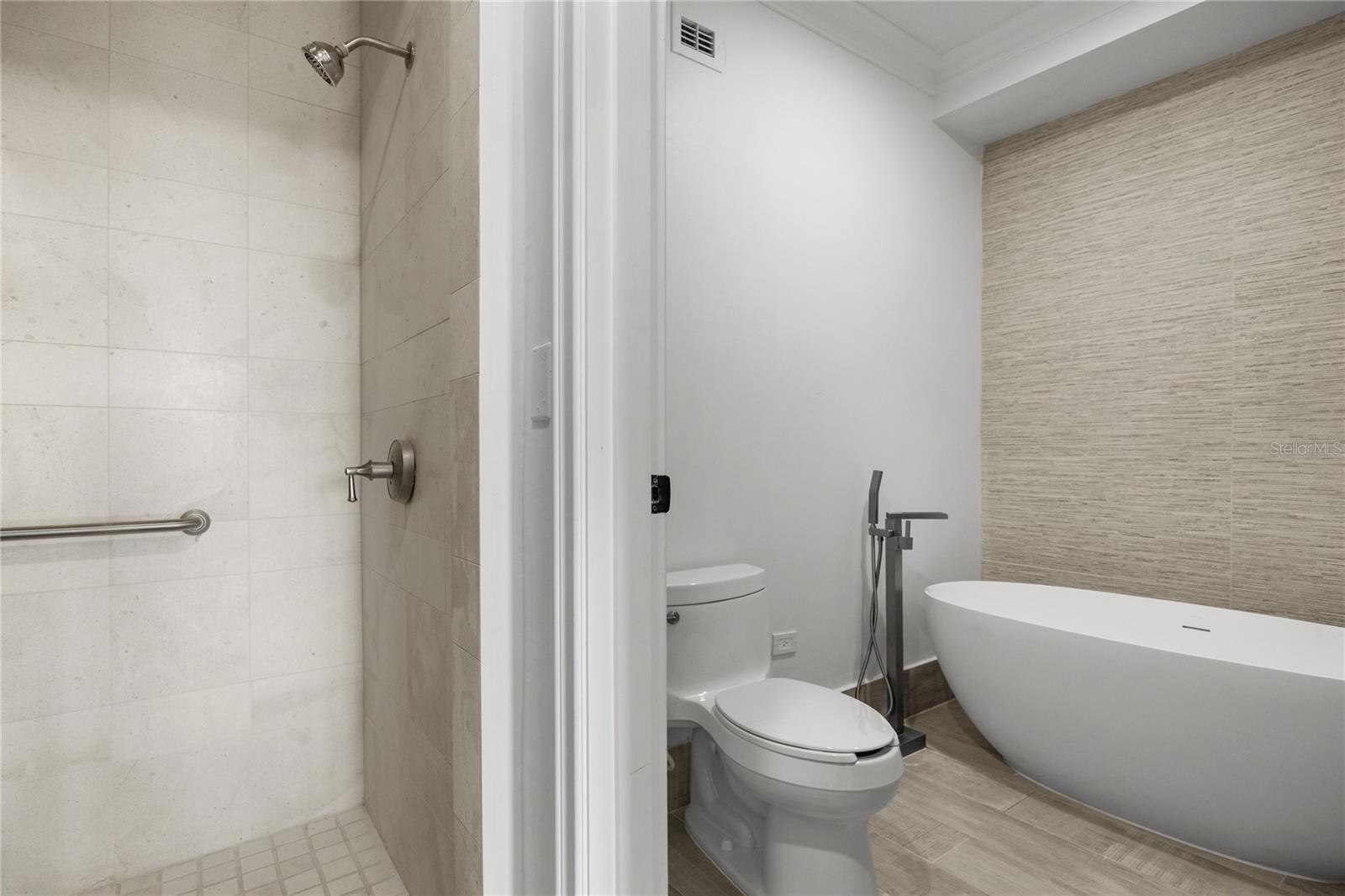 400 COCO BEACH BVL #302B